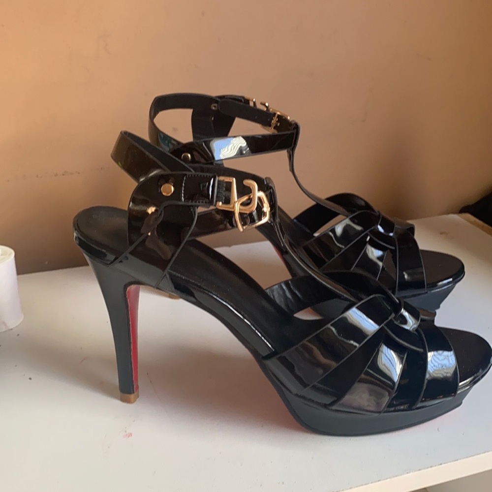 High heels sandals